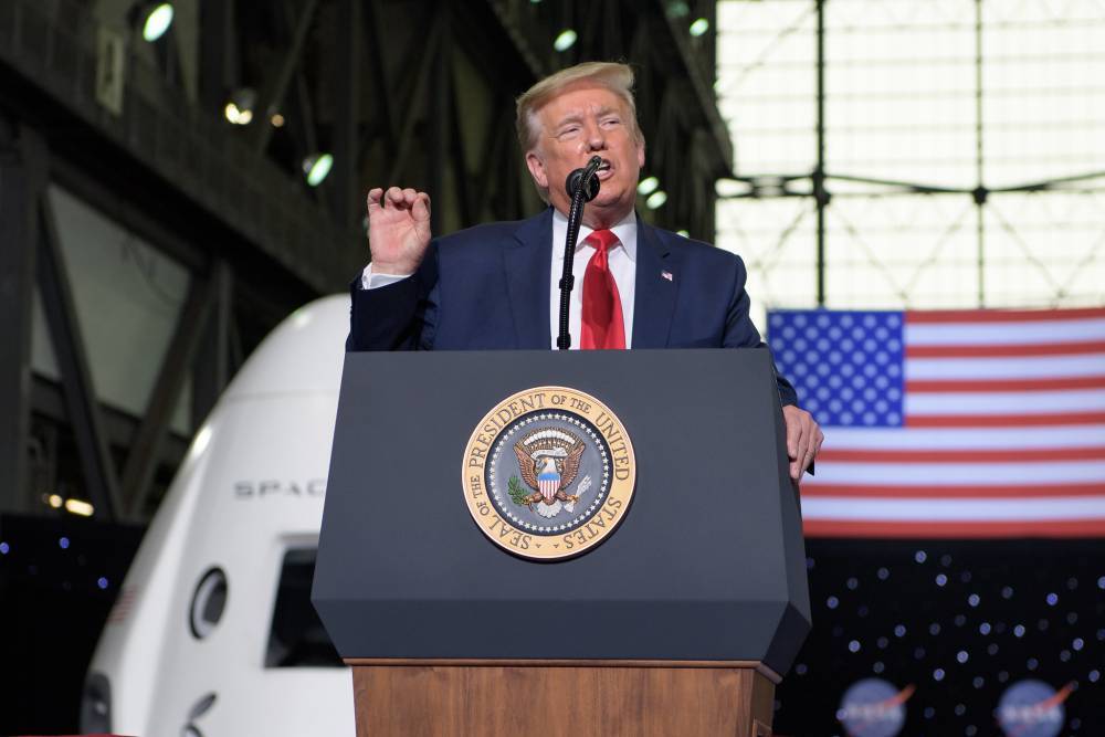 Дональд Трамп - Джордж Флойд - Трамп пообещал не лишать финансирования американскую полицию - vm.ru - США