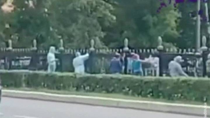 Всё не так однозначно: зачем в Саранске подняли хайп с покраской больничного забора - vesti.ru - Мордовия - Саранск