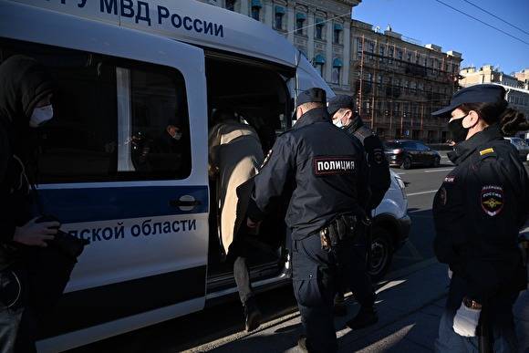 Илья Азар - Владимир Воронцов - В Петербурге задержали активистов, вышедших на пикеты в поддержку Азара - znak.com - Санкт-Петербург