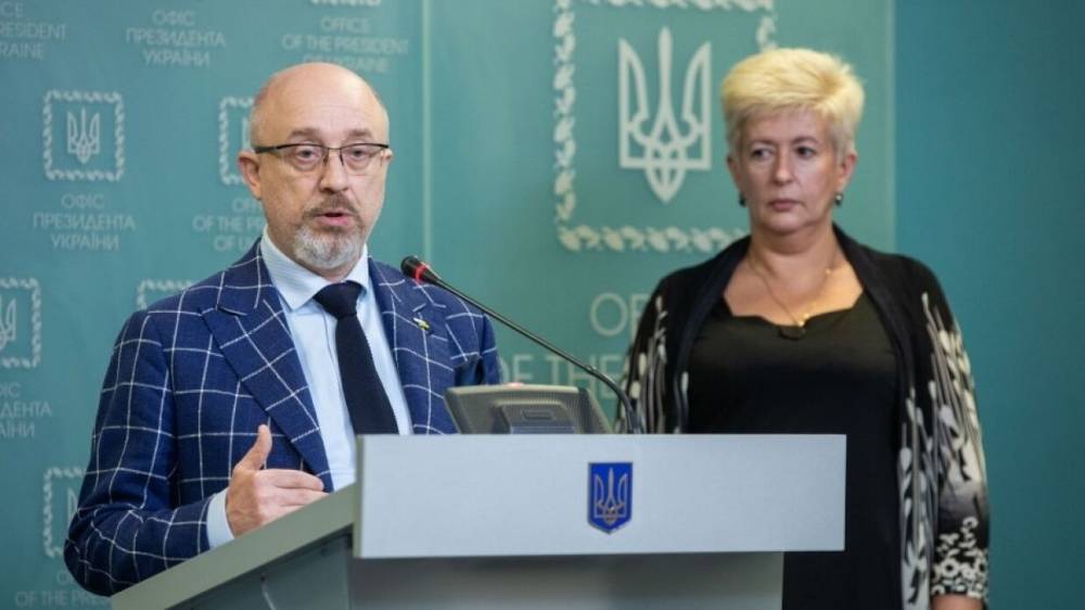 Алексей Резников - В Киеве предложили проводить переговоры по Донбассу без России - riafan.ru - Москва - Россия - США - Украина - Киев - Англия