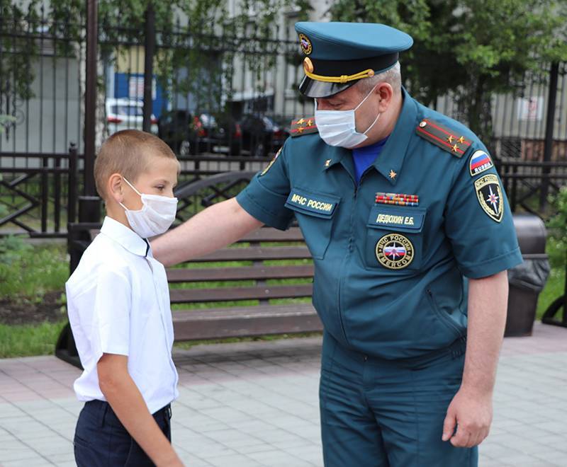 В Кузбассе школьник вынес из горящего дома трёхлетнюю сестру - gazeta.a42.ru - Россия - Кемеровская обл. - округ Кемеровский