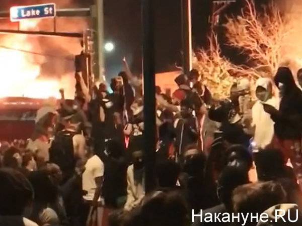 Дональд Трамп - Вильям Де-Блазио - Диктатура меньшинств: черные учиняют грабежи в США под прикрытием беспорядков - newsland.com - США - Нью-Йорк