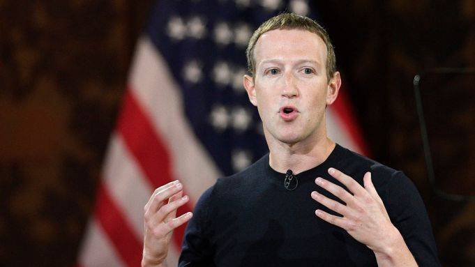 Дональд Трамп - Марк Цукерберг - Сотрудники Facebook объявили виртуальную забастовку из-за политики компании по поводу постов Трампа - theins.ru - США