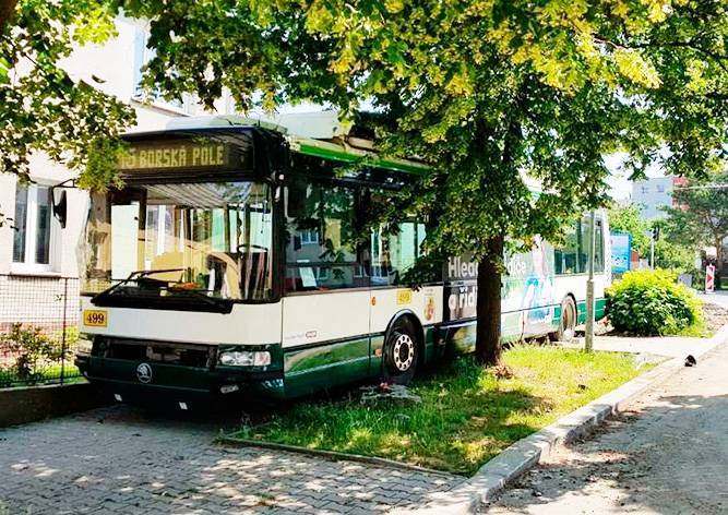 В Чехии от водителя «сбежал» троллейбус с пассажирами - vinegret.cz - Чехия - Пльзень