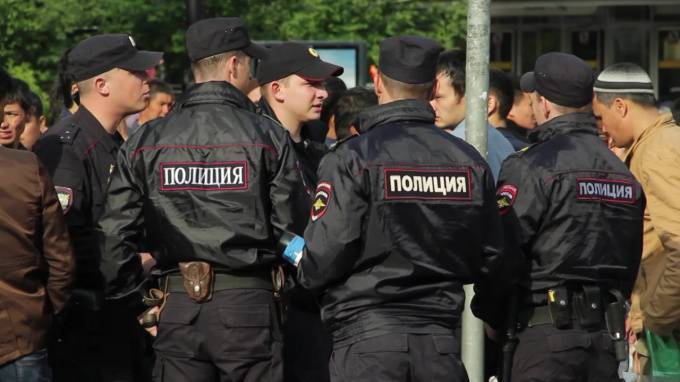 Полицейские задержали подозреваемых, похитивших 50 тысяч рублей у блокадницы - piter.tv - Россия - Санкт-Петербург - район Фрунзенский