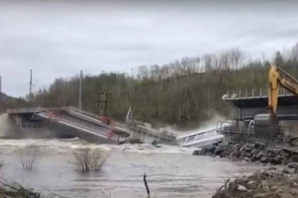 Поезда между Петербургом и Мурманском остановили из-за рухнувшего моста - abnews.ru - Санкт-Петербург - Мурманск - Мурманская обл. - Новости