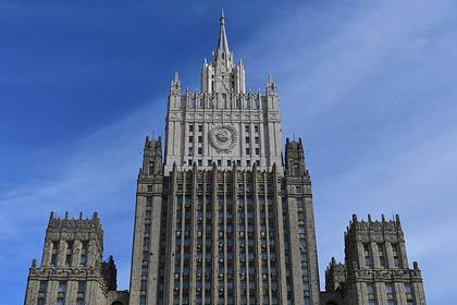 Алексей Резников - Россия отреагировала на предложение Украины обсуждать Донбасс без нее - lenta.ru - Москва - Россия - США - Украина - Англия
