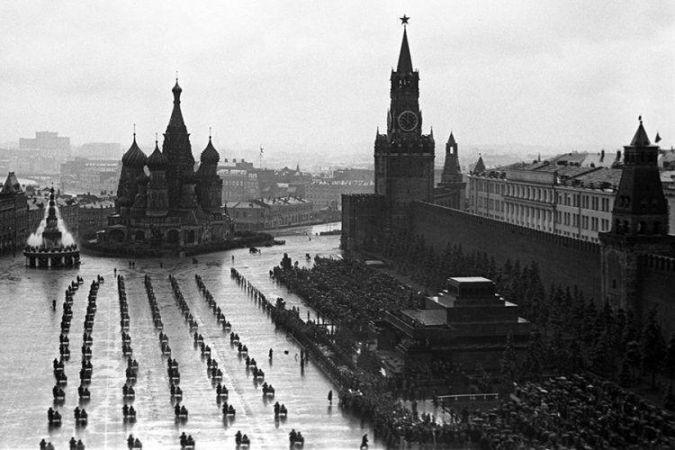 Дмитрий Песков - В Кремле оценили вероятность присутствия Зеленского на параде в Москве - elise.com.ua - Москва - Россия - Украина - Грузия