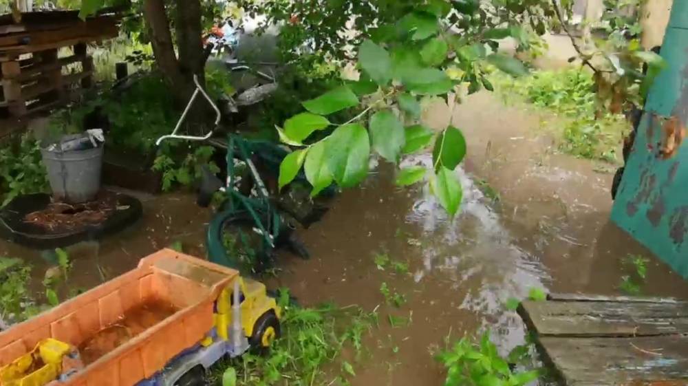Воронежцы показали на видео утонувший после ливня частный сектор - vestivrn.ru - Воронеж