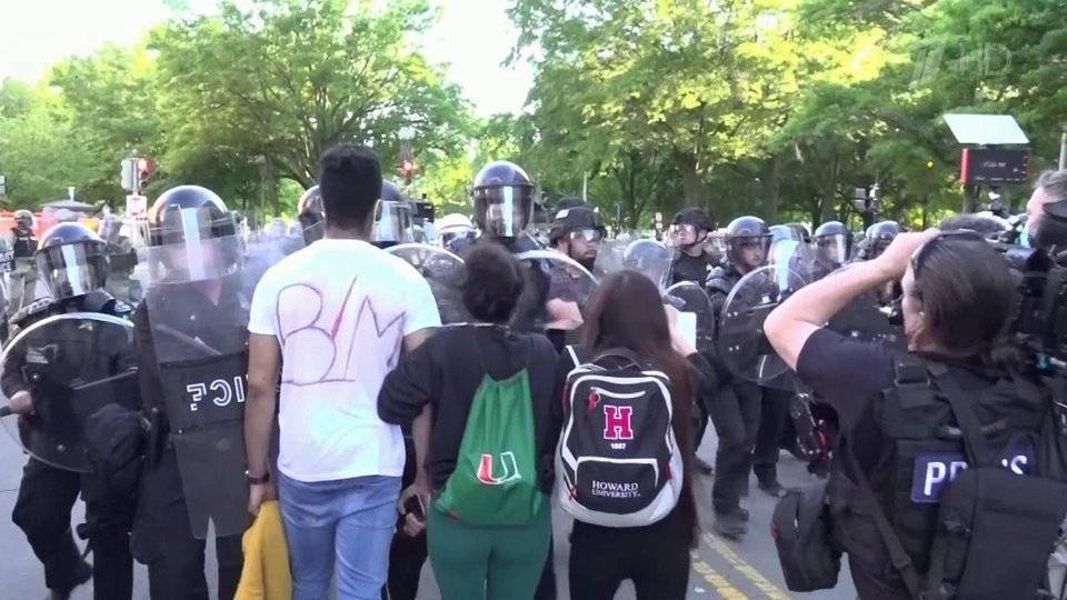 Америку продолжает лихорадить: побоища на улицах, грабежи и мародерство - 1tv.ru - США - Вашингтон - Нью-Йорк - Миннеаполис