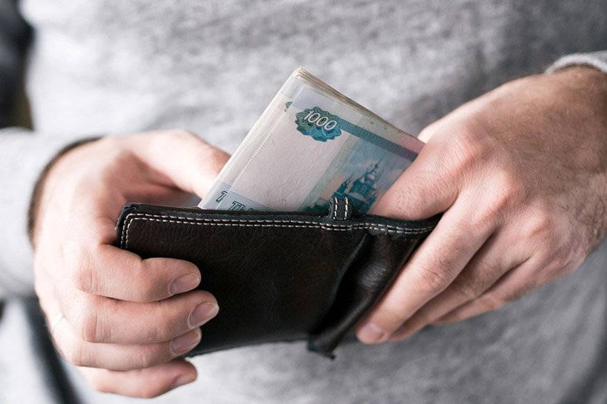 Более трети доходов россиян уходит на погашение кредитов - ghall.com.ua - Россия - Иркутская обл. - Ленинградская обл. - Курганская обл. - респ. Удмуртия - респ. Калмыкия - Оренбургская обл.