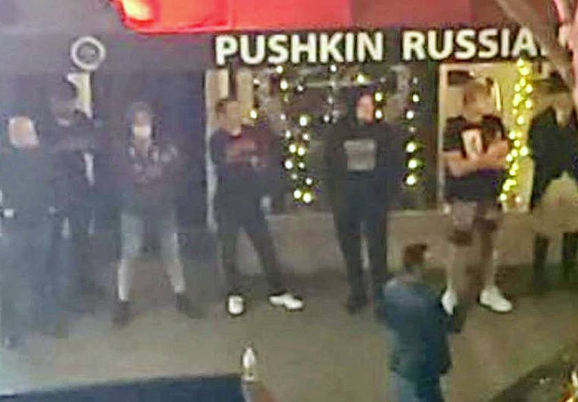 10 русских у дверей: никто не решился напасть на ресторан Пушкин в США - newsland.com - Россия - США - Сан-Диего