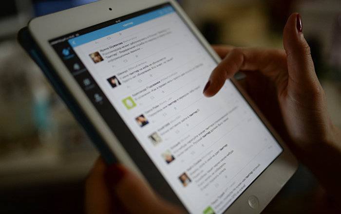 "Прекратите использовать русский язык": латышский Twitter взбесила реклама компании - lv.sputniknews.ru - Рига - Латвия