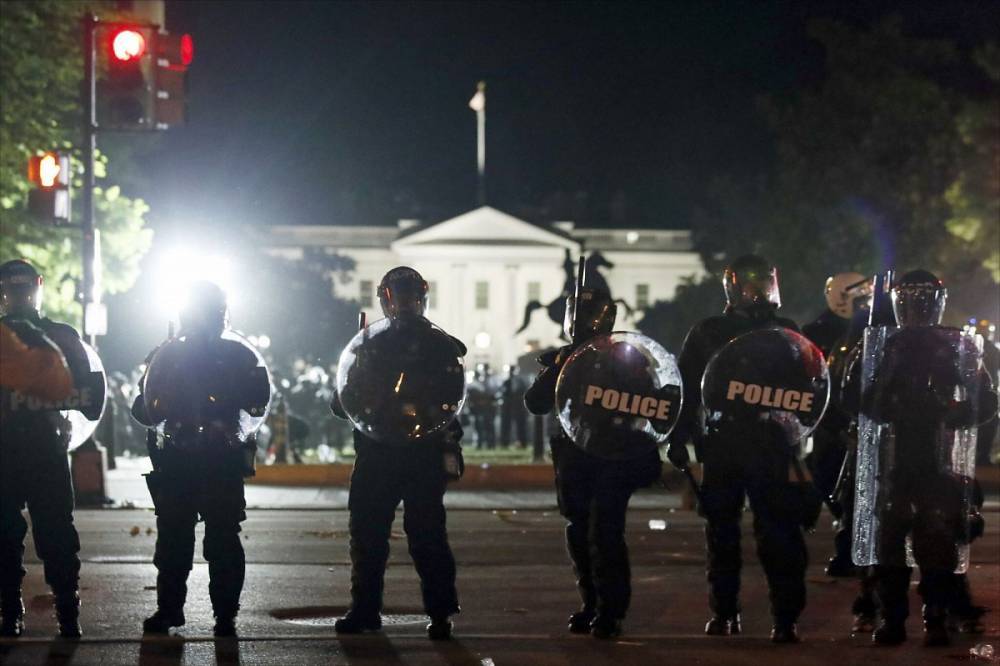 Дональд Трамп - Джордж Флойд - Трамп расправится с протестующими при помощи крайне недемократичного закона - news-front.info - США