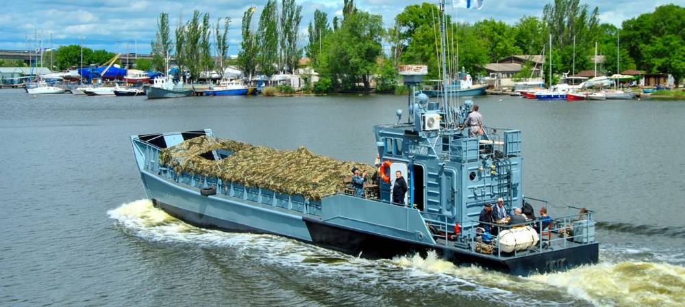 Ремонтировали с 2015 года: Украина похвасталась стареньким десантным катером L434 «Сватово» - news-front.info - Украина - Николаев