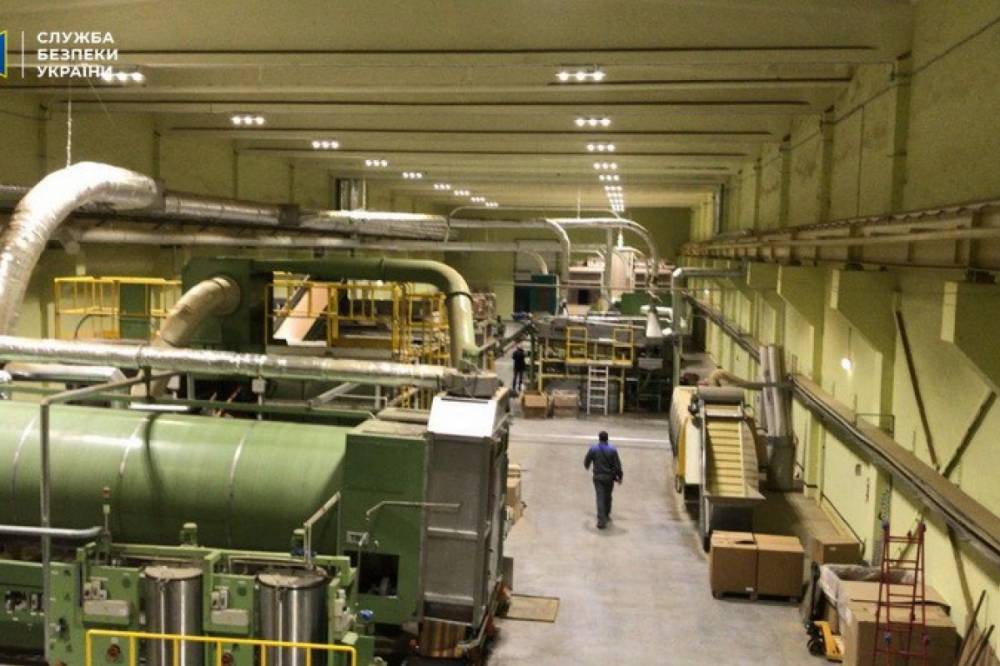 В Херсонской области на заброшенной ферме выращивали большие объемы табака, из которого делали контрабандные сигареты в ЕС - vkcyprus.com - Украина - Днепропетровская обл. - Одесская обл. - Херсонская обл.