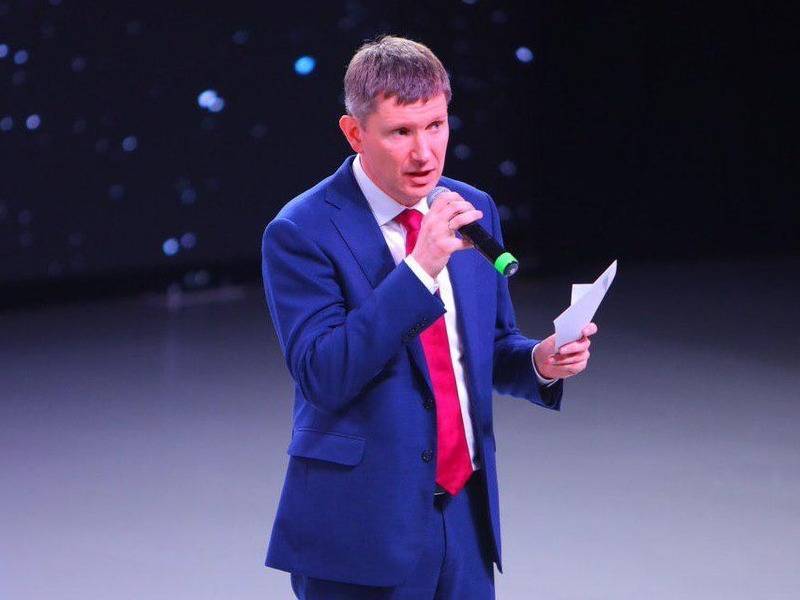 Минэк предлагает продавать вид на жительство в России за инвестиции в экономику - sobesednik.ru - Россия