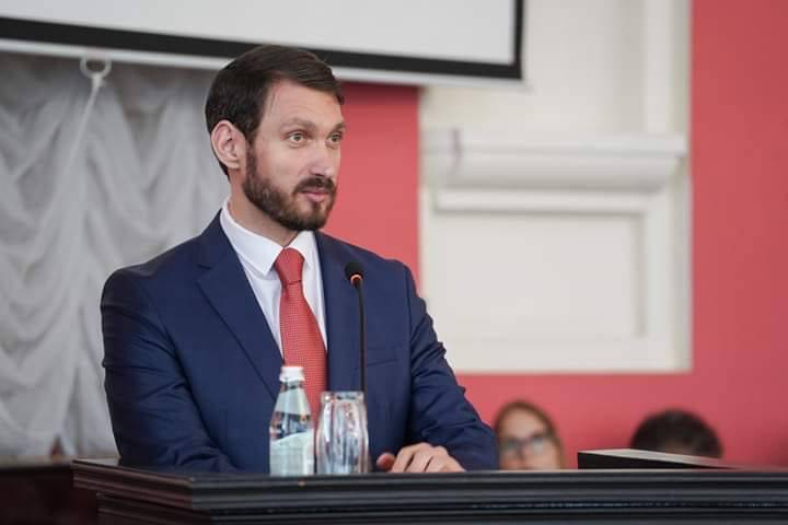 Дмитрий Протасовский отметил важность поправки о главенствующей роли российского права над зарубежным - vm.ru - Москва - Конституция