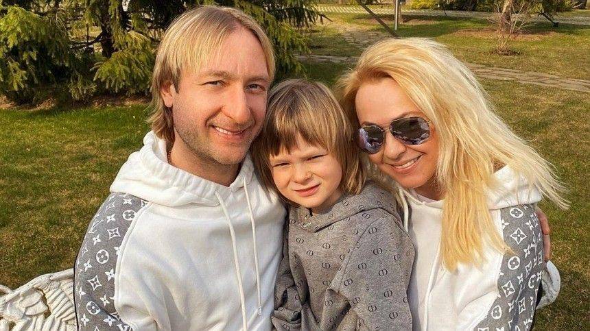 Яна Рудковская - Евгений Плющенко - Сына Плющенко и Рудковской начали избегать дети из-за слухов о болезни - 5-tv.ru