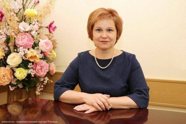 Елена Сорокина - Елена Сорокина поздравила выпускников с Последним звонком - 7info.ru - Рязань
