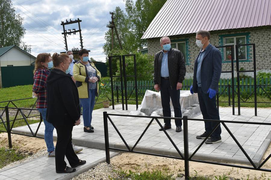 Аркадий Фомин - Аркадий Фомин проконтролировал строительство обелиска в Путятинском районе - 7info.ru - Рязань