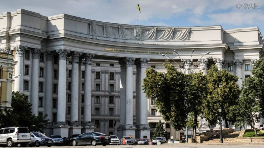 Андрей Ермак - Леонид Кучма - Аннегрет Крамп-Карренбауэр - Глава МИД Украины заявил о недопустимости диалога с ДНР и ЛНР - riafan.ru - Украина - Киев - Германия - ДНР - ЛНР - Донецкая обл.