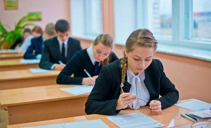 «Все время были открыты окна». Как в Гомеле 9-классники сдают экзамены в условиях пандемии - gomel.today - Белоруссия - Гомель