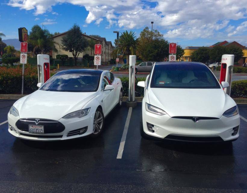 В Тайване автомобиль Tesla врезался на автопилоте в перевернувшийся при аварии фургон - actualnews.org - Тайвань