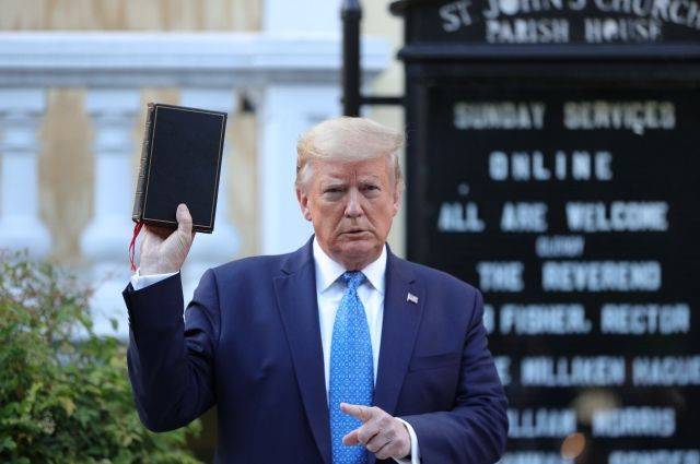 Дональд Трамп - Джордж Флойд - Трамп поблагодарил себя за остановку беспорядков в Миннеаполисе - aif.ru - США - Вашингтон