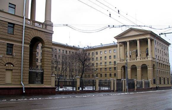 Илья Азар - Владимир Таушанков - В Москве задерживают участников одиночных пикетов против произвола полиции - znak.com - Москва - Екатеринбург