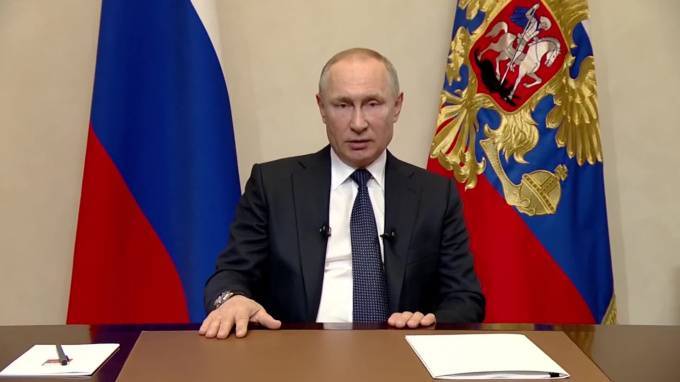 Антон Котяков - Минтруд может увеличить выплаты малоимущим семьям с детьми от 3 до 7 лет - piter.tv - Россия