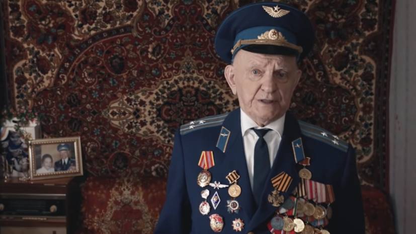 Алексей Навальный - Игнат Артеменко - Внук снявшегося в ролике о Конституции ветерана прокомментировал слова Навального - russian.rt.com - Россия