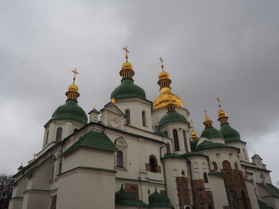 Денис Шмыгаль - Шмыгаль анонсировал снятие ограничений на количество верующих в церквях - prm.ua - Украина