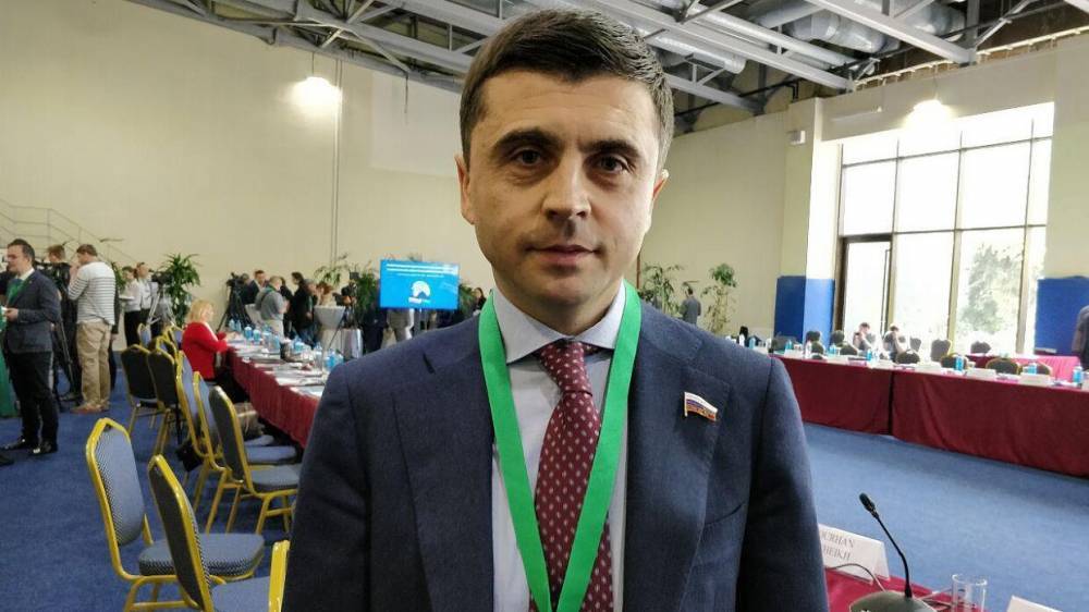 Руслан Бальбек - Антон Кориневич - Бальбек раскритиковал идею Украины отправить корабли НАТО в Керченский пролив - riafan.ru - Москва - Украина