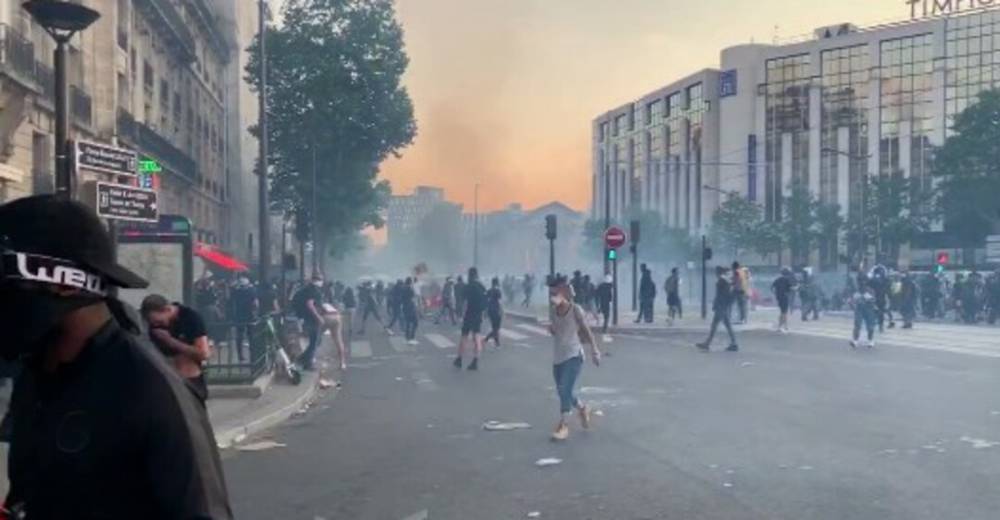 Адам Траоре - Джордж Флойд - Антирасистские протесты докатились до Франции: полиция применила газ. Фото и видео - obozrevatel.com - США - Франция - Париж
