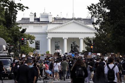 Дональд Трамп - Джордж Флойд - Белый дом признал проблему расизма в США - lenta.ru - США