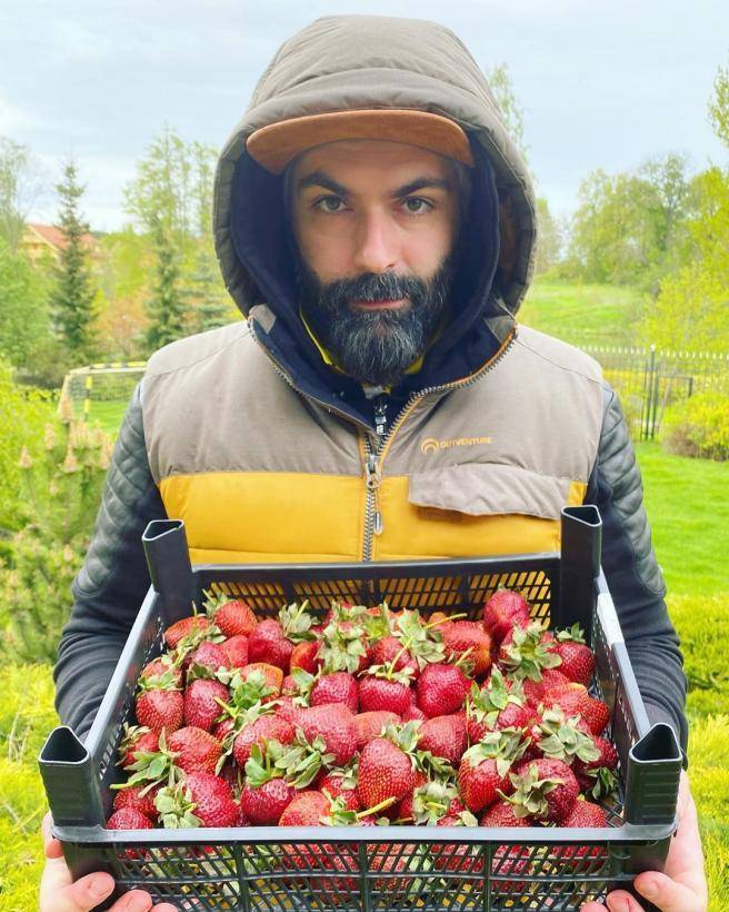 Полина Гагарина - Дмитрий Исхаков - Муж Полины Гагариной Дмитрий Исаков перекрасился в блондина и напугал поклонников тревожным стихом - actualnews.org