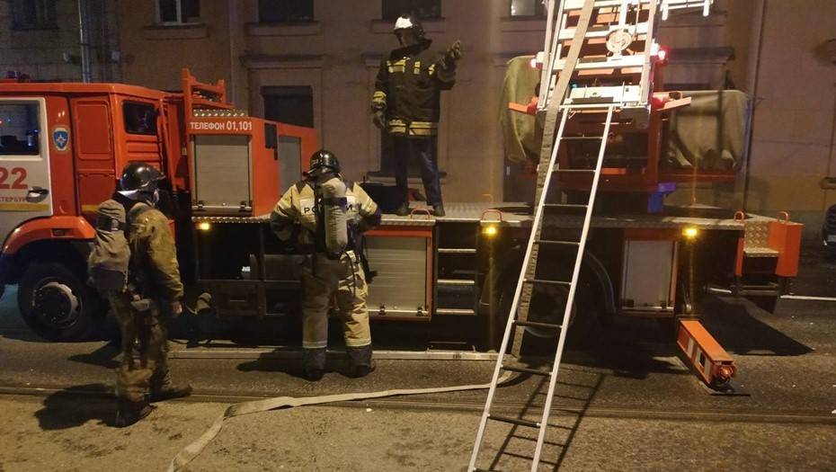 Четыре человека погибли при пожаре на Выборгском шоссе - dp.ru - Санкт-Петербург