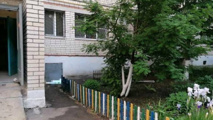 В Саратове погибла 2-летняя девочка, выпав из окна 9 этажа - piter.tv - Тверь - Саратов - район Заводский, Саратов