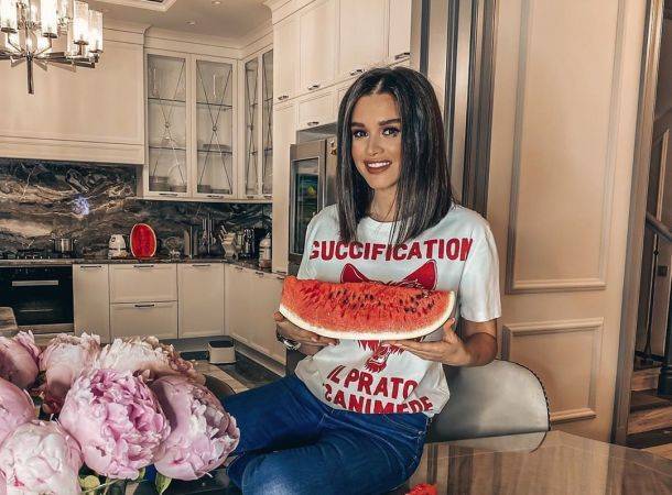 Ксения Бородина - Ксения Бородина подает заявки на пособие в 20 тыс. рублей - bimru.ru - Россия