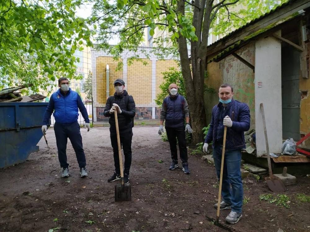 Четыре грузовика мусора вывезли с территорий нижегородских объектов культурного наследия - vgoroden.ru - Благоустройство
