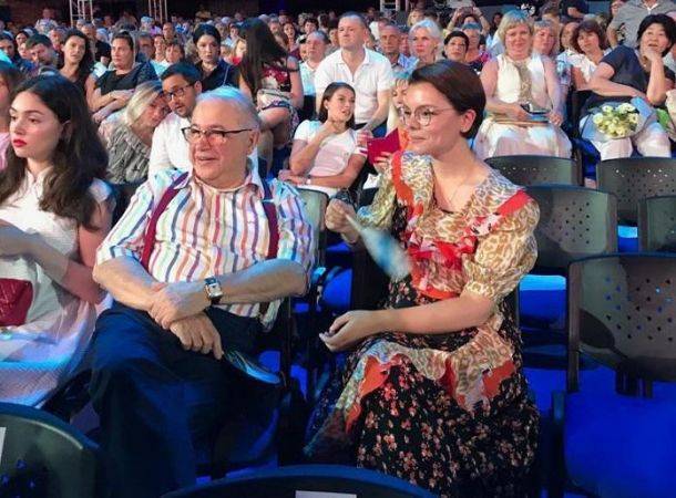 Евгений Петросян - Татьяна Брухунова - "Понты, все напоказ": Очевидец рассказал, как живут Евгений Петросян и Татьяна Брухунова - bimru.ru