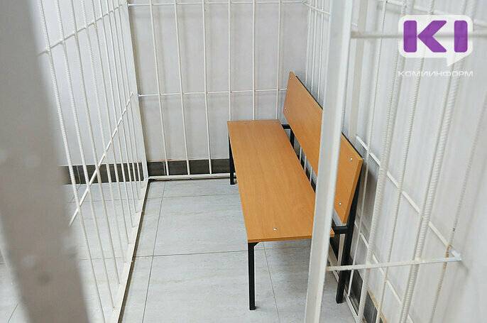 В Инте сиделка украла с банковской карты пенсионера около 400 тысяч рублей - komiinform.ru - Россия - респ. Коми