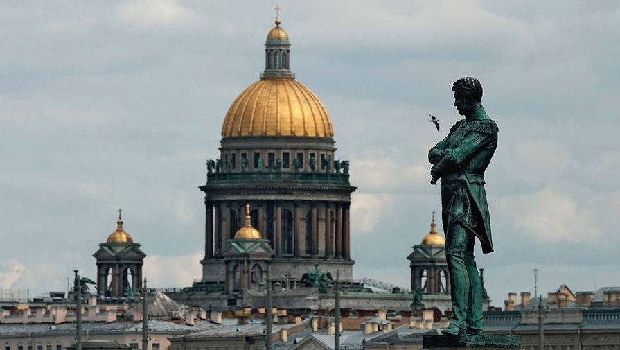 Дмитрий Лисовец - Правительство Петербурга заявило о выходе на плато по коронавирусу - gazeta.ru - Санкт-Петербург