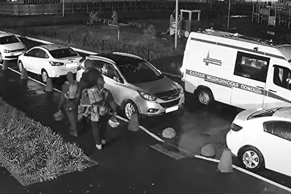 Владимир Таушанков - Опубликовано видео с камер наблюдения, когда бойцы Росгвардии убили екатеринбуржца - znak.com - Екатеринбург