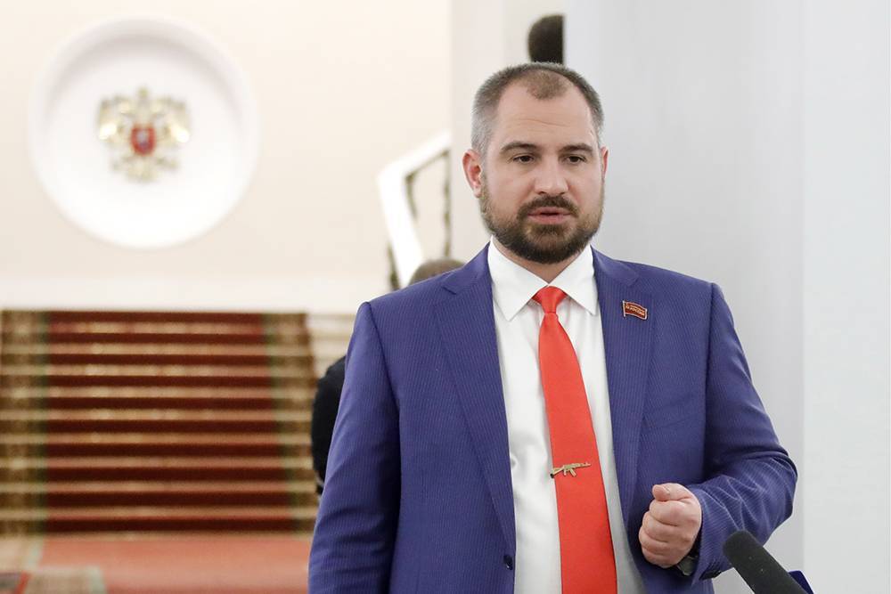 Максим Сурайкин - Депутат рассказал, как попался на уловку мошенников - vm.ru - Россия