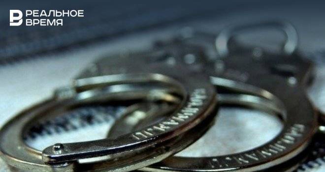 Соцсети: в Казани полицейские скрутили пожилого мужчину без маски - realnoevremya.ru - Казань - Татарстан