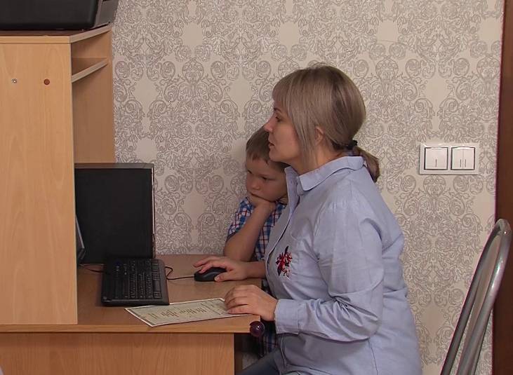В Удмуртии начался приём заявлений о назначении ежемесячного пособия на детей от 3 до 7 лет - gorodglazov.com - респ. Удмуртия