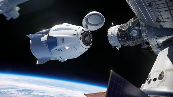 Роберт Бенкен - SpaceX использовала в корабле Crew Dragon российские комплектующие - eadaily.com