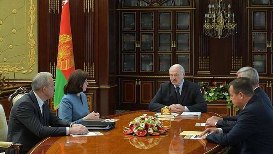 Александр Лукашенко - Лукашенко отправил правительство Беларуси в отставку - informburo.kz - Белоруссия